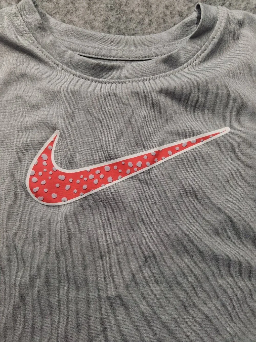 Nike girls shirt size 6 gray good condition